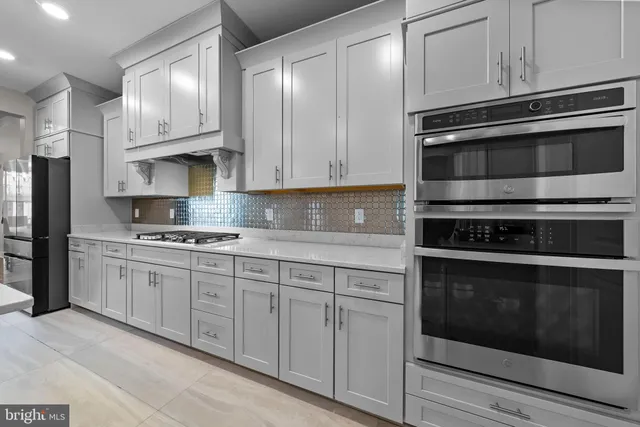 $969,000 | 36 Dogleg Lane, Trenton, NJ 08648