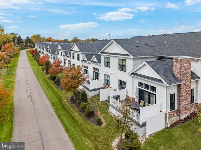 $969,000 | 36 Dogleg Lane, Trenton, NJ 08648