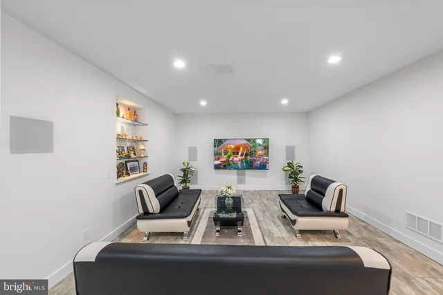 $969,000 | 36 Dogleg Lane, Trenton, NJ 08648