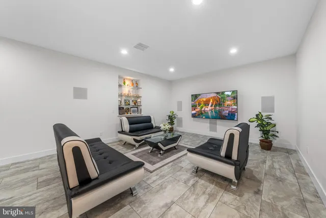 $969,000 | 36 Dogleg Lane, Trenton, NJ 08648