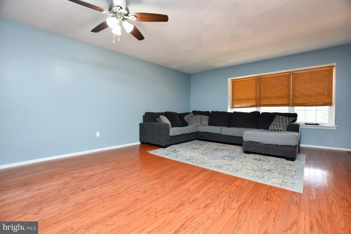 166 Camber Lane Mount Laurel, NJ 08054 - Photo 8 of 25 Family Room
