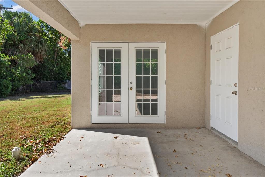 5352 Tangerine Drive New Port Richey, FL 34652 - Photo 48 of 76 front view of a house with a large window