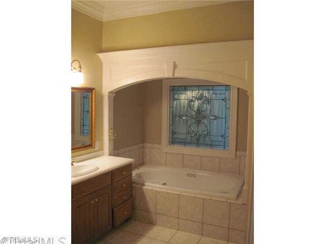 4417 Bent Tree Farm Road Winston-Salem, NC 27106 - Photo 13 of 16 Master Bath/Spa.