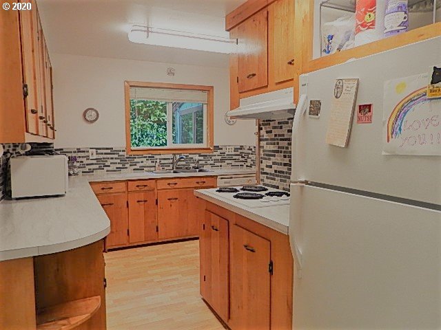 8040 Highway 126 Florence, OR 97439 - Photo 8 of 27