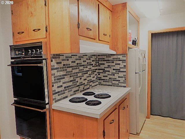 8040 Highway 126 Florence, OR 97439 - Photo 9 of 27