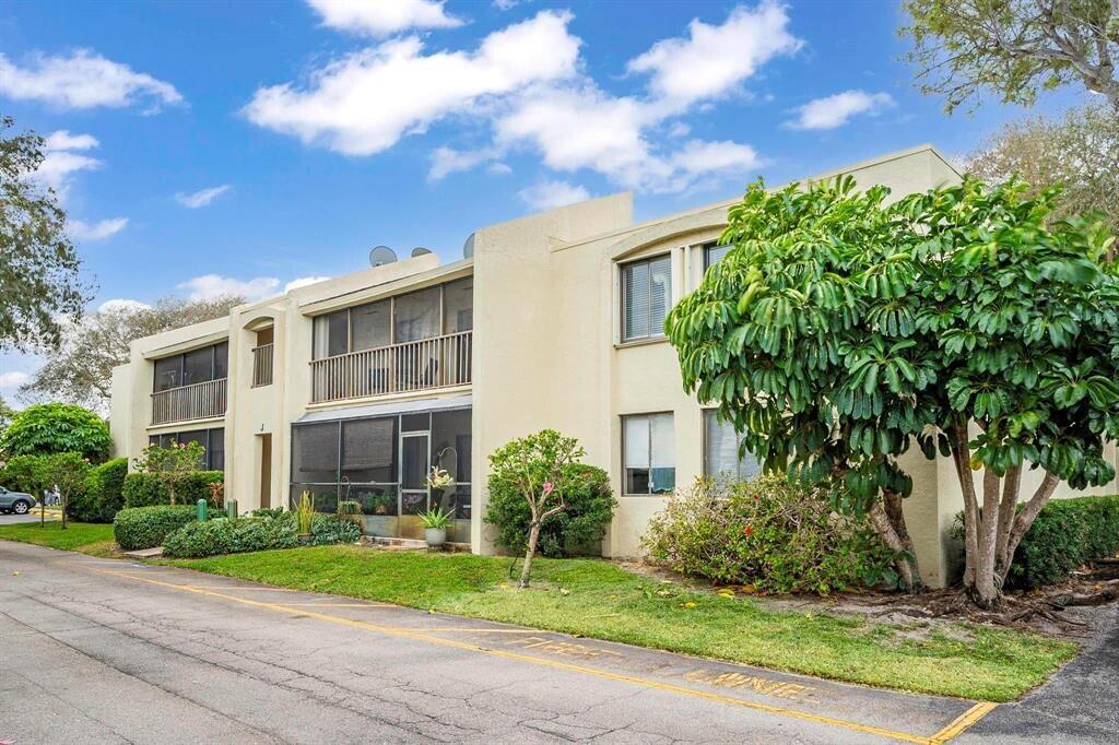 150 Pineview Road, Unit J1 Jupiter, FL 33469 - Photo 13 of 14 12