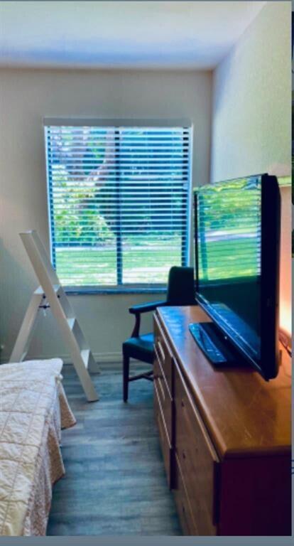 150 Pineview Road, Unit J1 Jupiter, FL 33469 - Photo 4 of 14 4