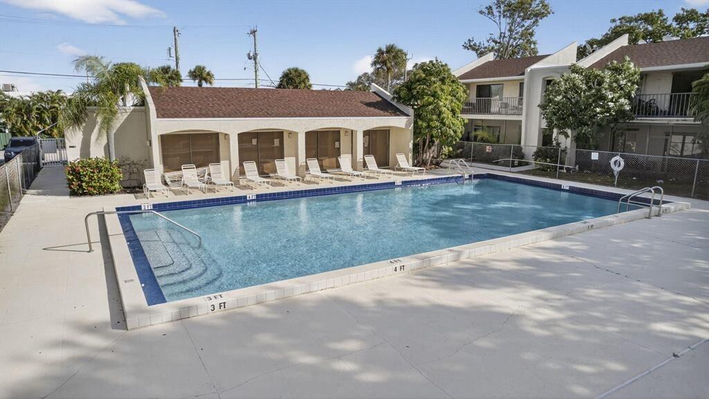 150 Pineview Road, Unit J1 Jupiter, FL 33469 - Photo 10 of 14 10