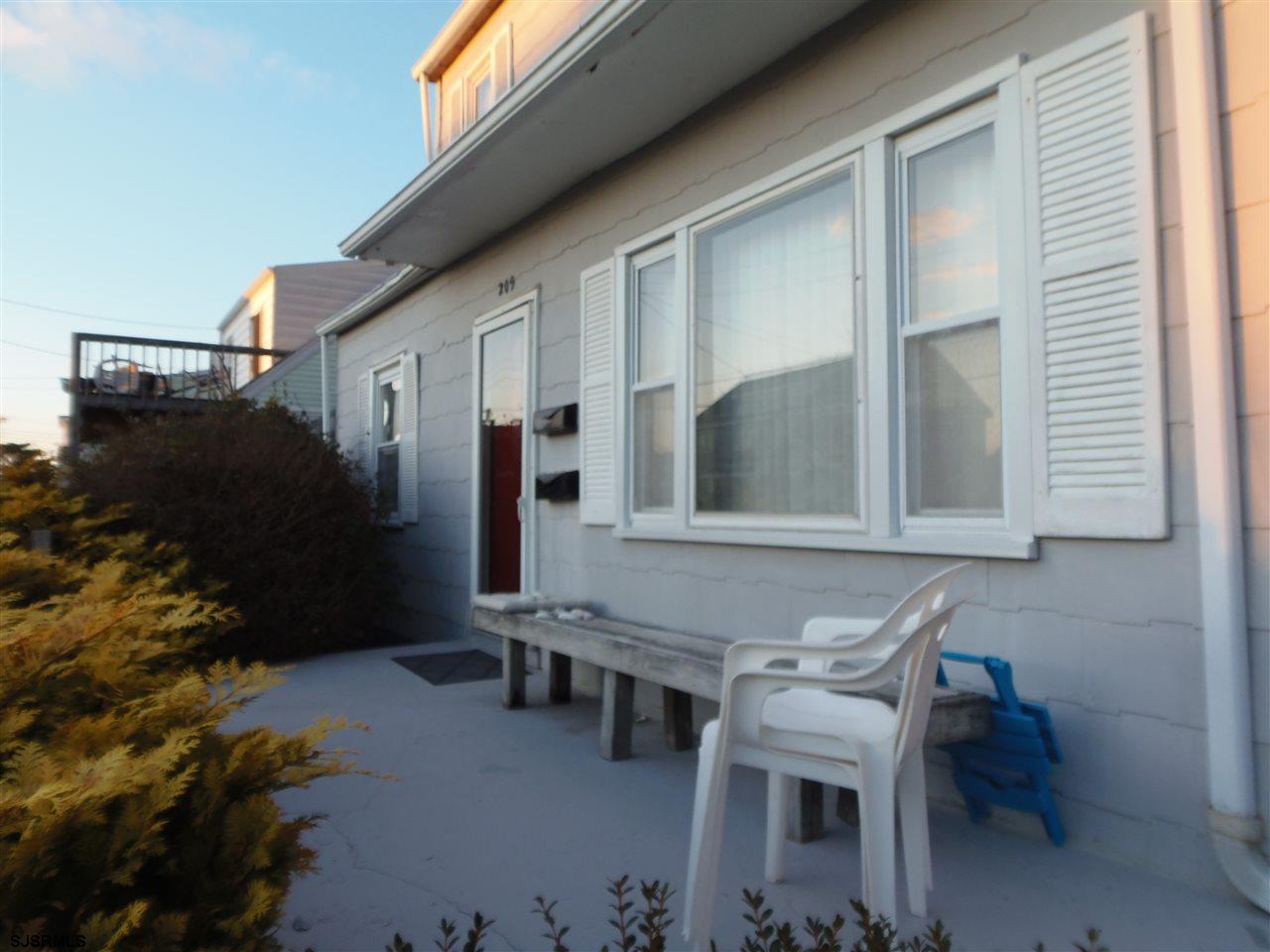 209 Vernon Place Brigantine, NJ 08203 - Photo 3 of 21