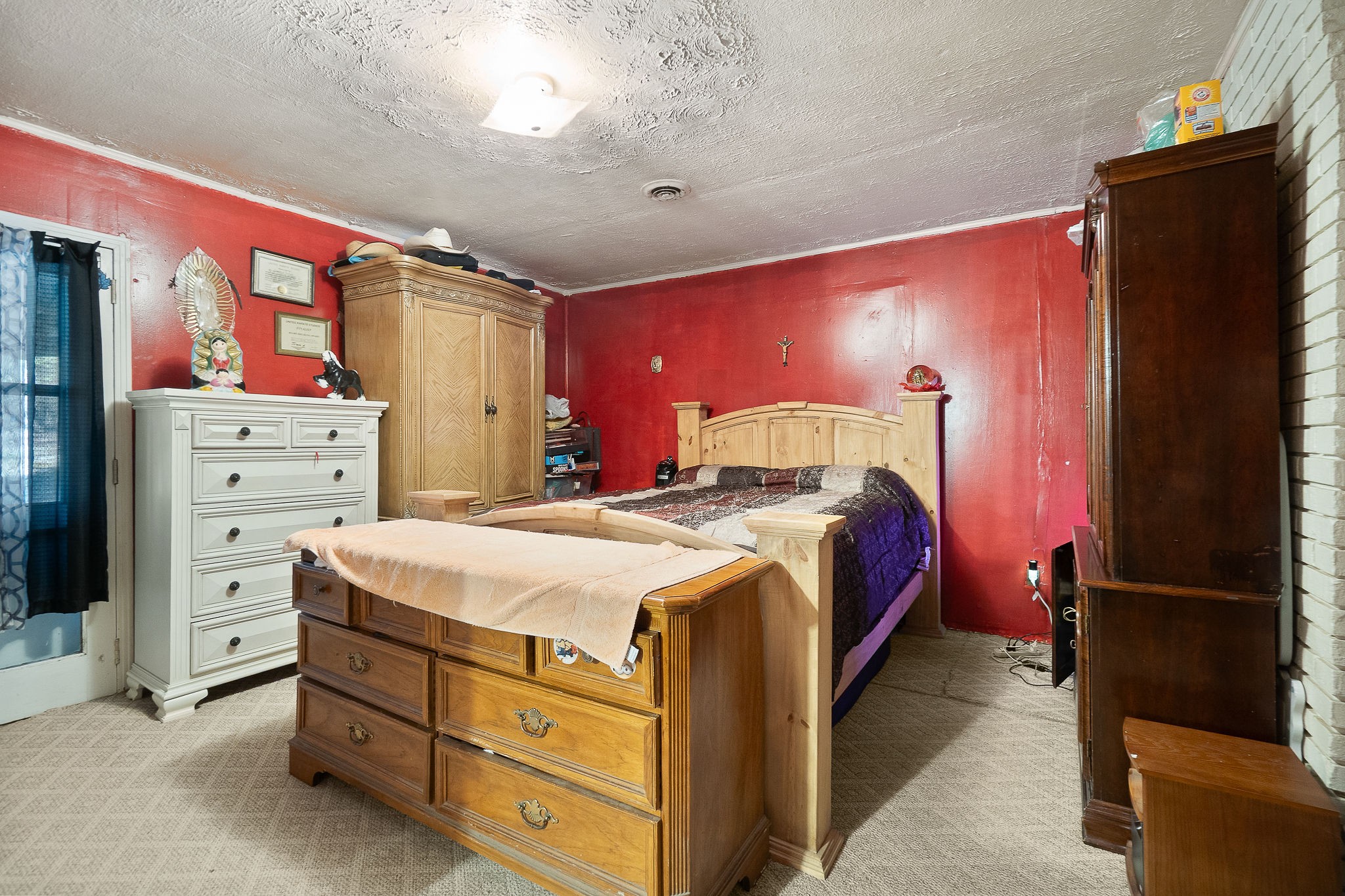 2184 Hyder Mountain Road Cookeville, TN 38506 - Photo 17 of 33 a bed room with a bed and a closet