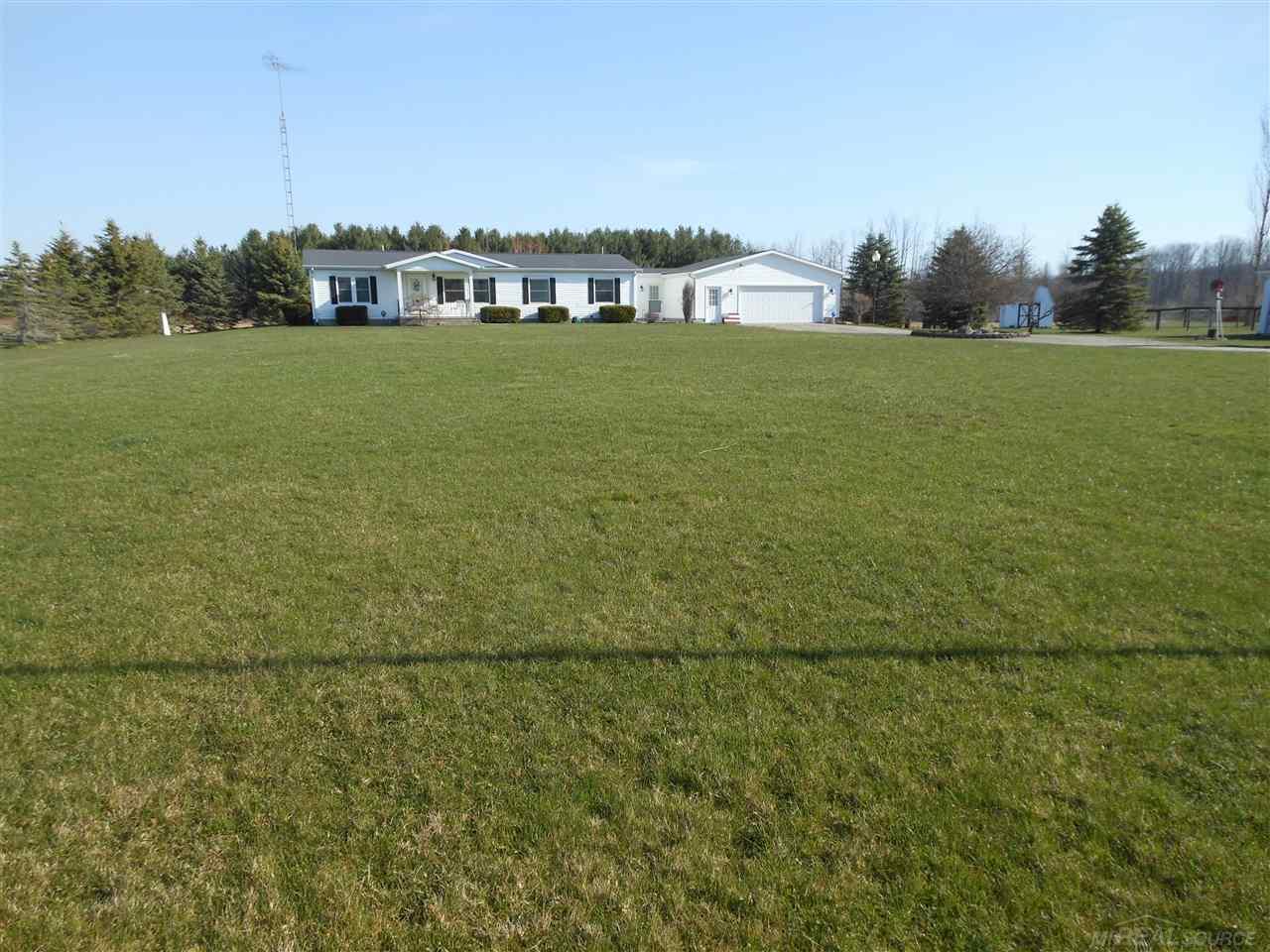 3107 Mortimer Line Road Croswell, MI 48422 - Photo 2 of 26 31287816-1.JPG
