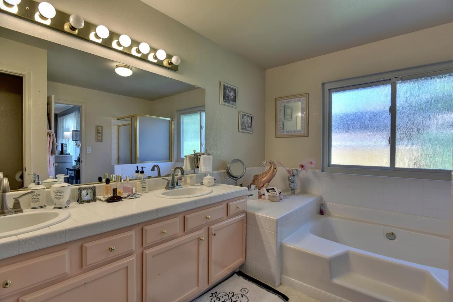 9090 Ridgeway Drive Gilroy, CA 95020 - Photo 12 of 18 Gallery Image 12