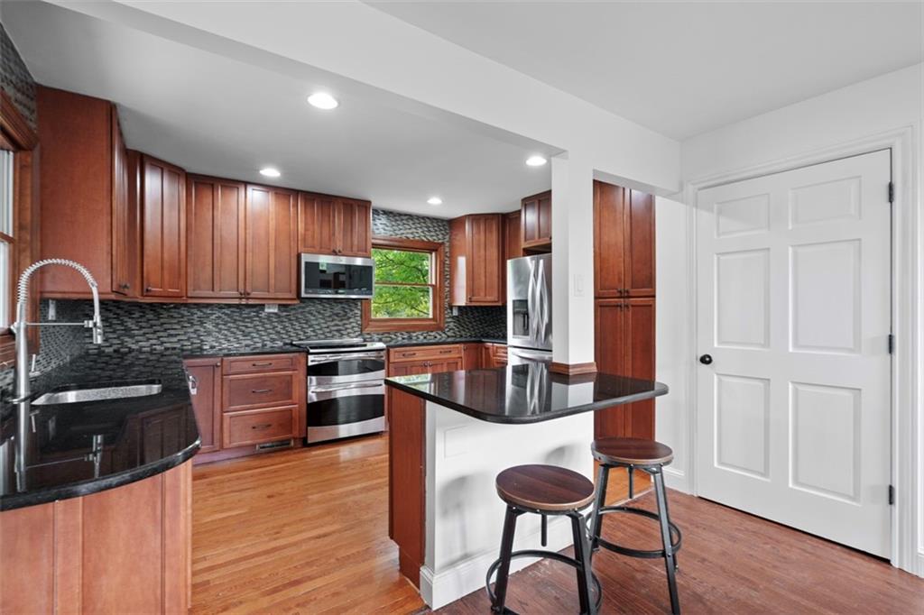 362 Ridge Road Zelienople, PA 16063 - Photo 5 of 40 Gallery Image 5