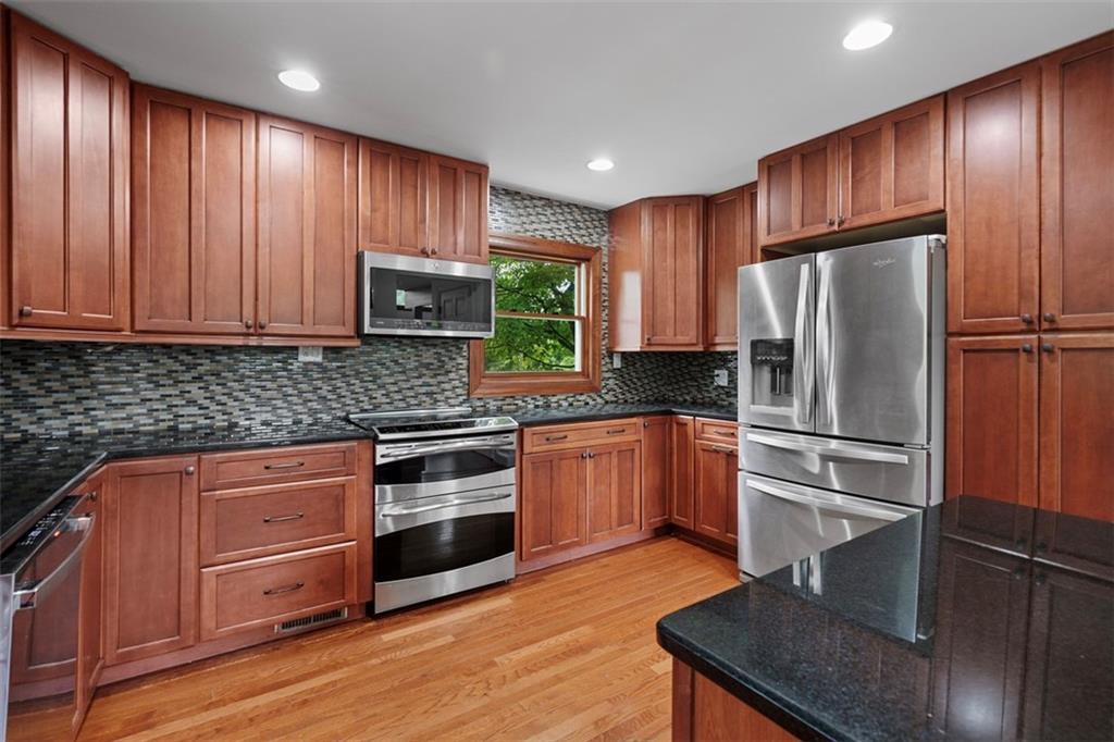 362 Ridge Road Zelienople, PA 16063 - Photo 7 of 40 Gallery Image 7