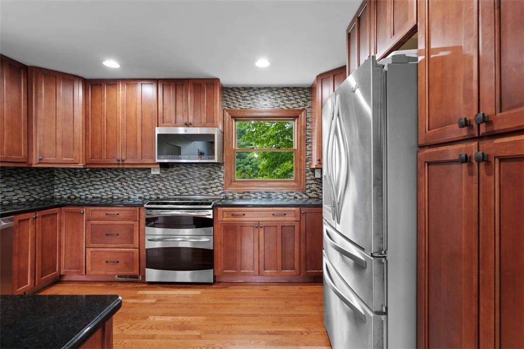 362 Ridge Road Zelienople, PA 16063 - Photo 8 of 40 Gallery Image 8