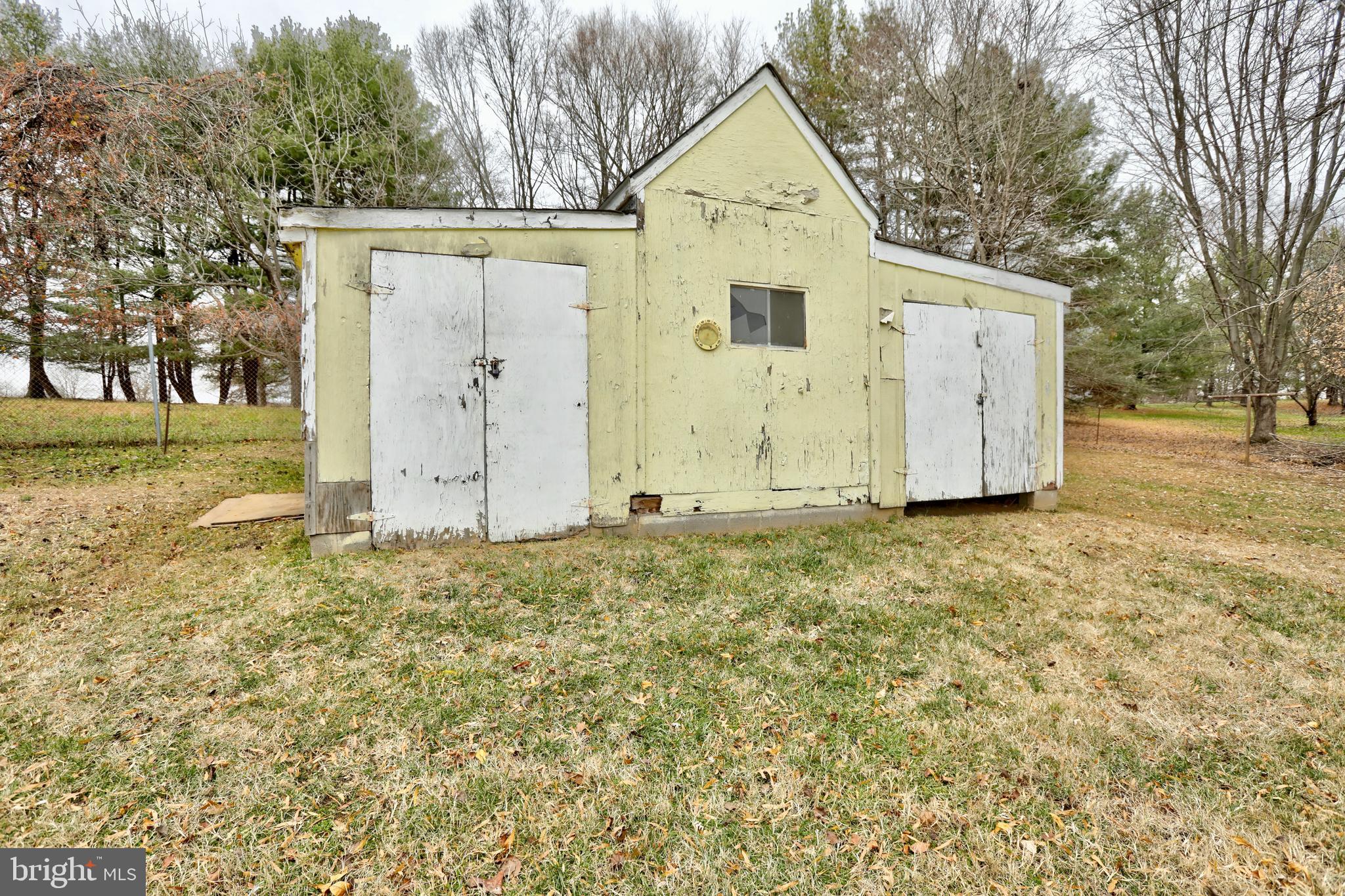 816 Utterback Store Road Great Falls, VA 22066 - Photo 8 of 9