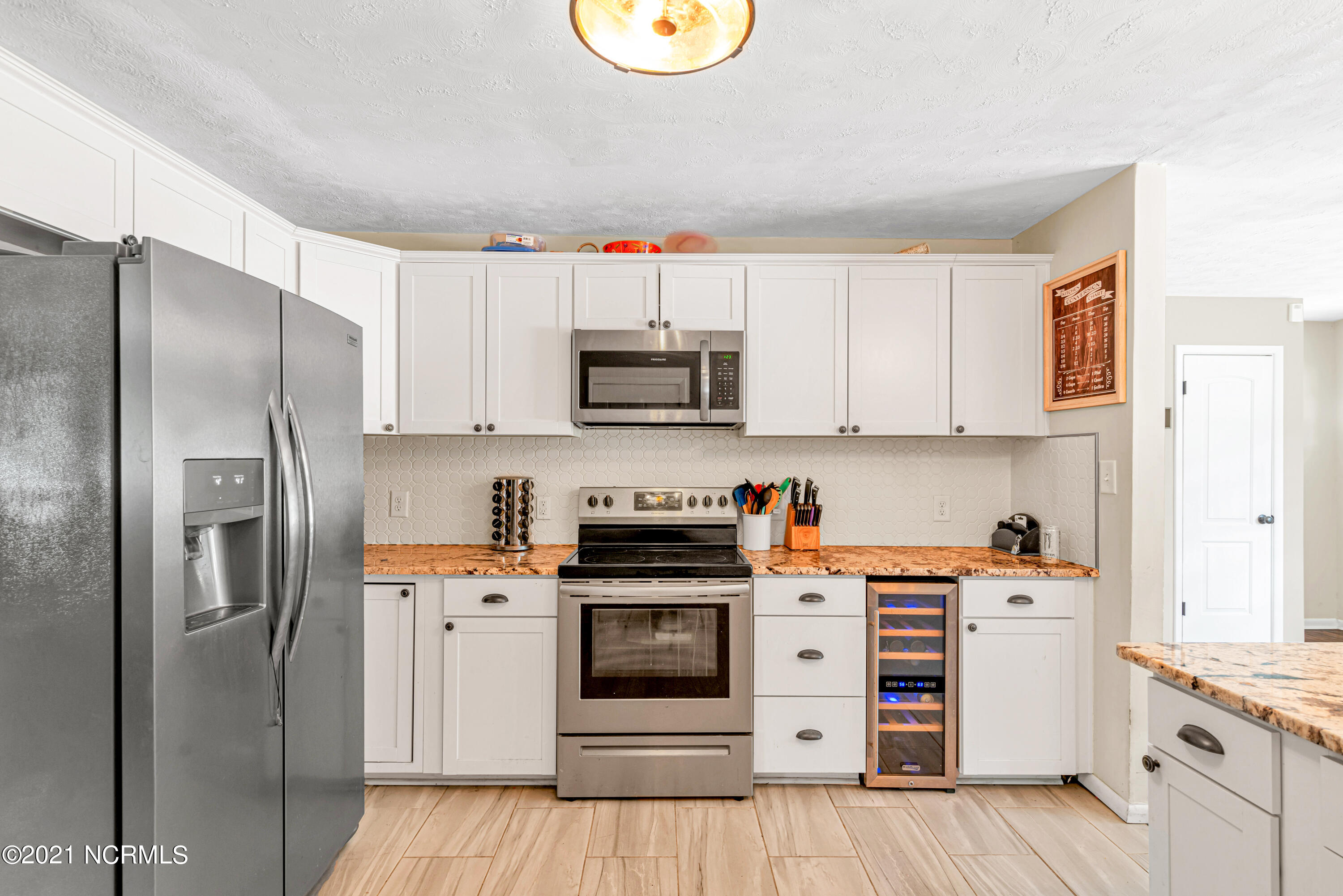 307 Cardinal Road Jacksonville, NC 28546 - Photo 13 of 37 Kitchen