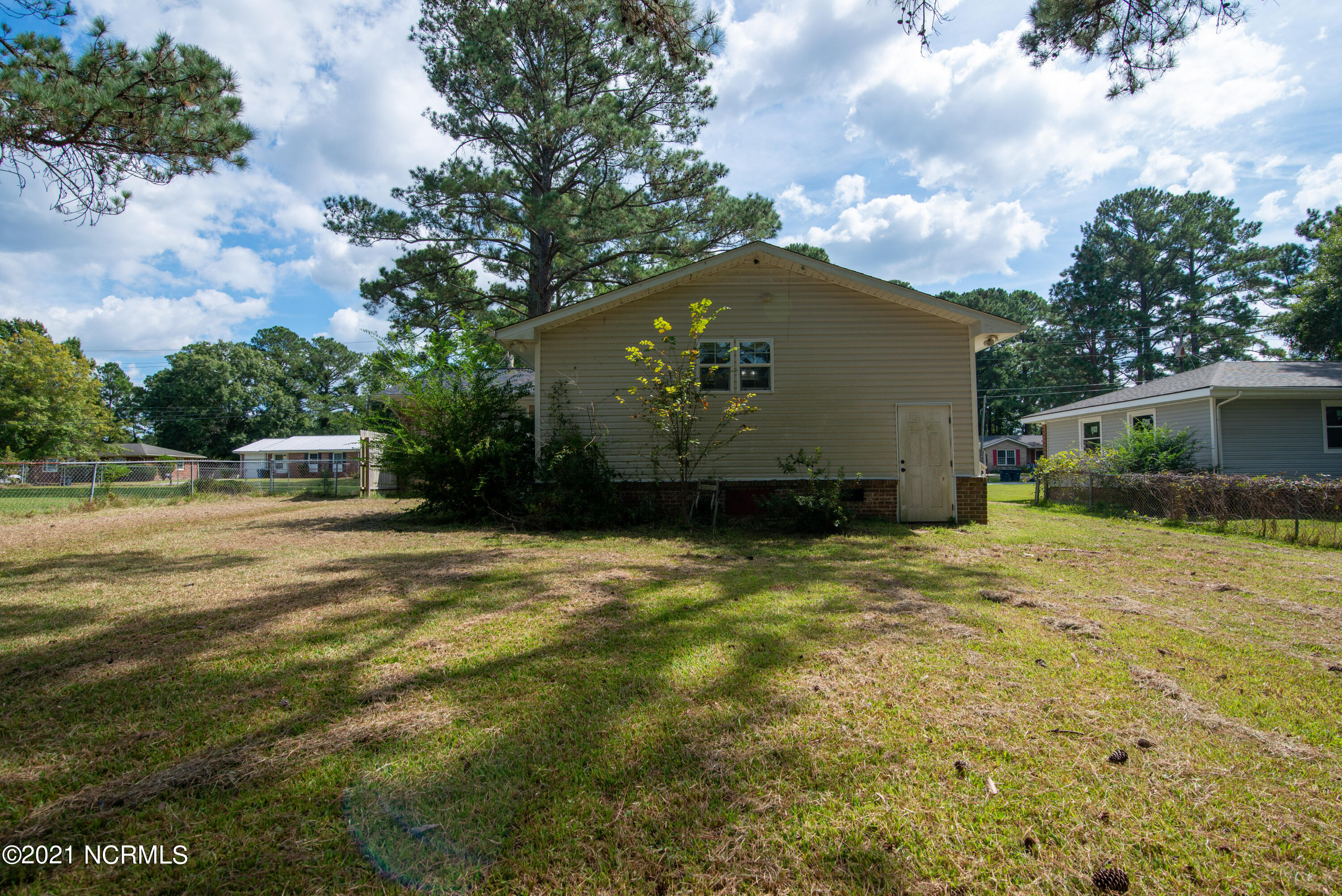 307 Cardinal Road Jacksonville, NC 28546 - Photo 20 of 37 Backyard