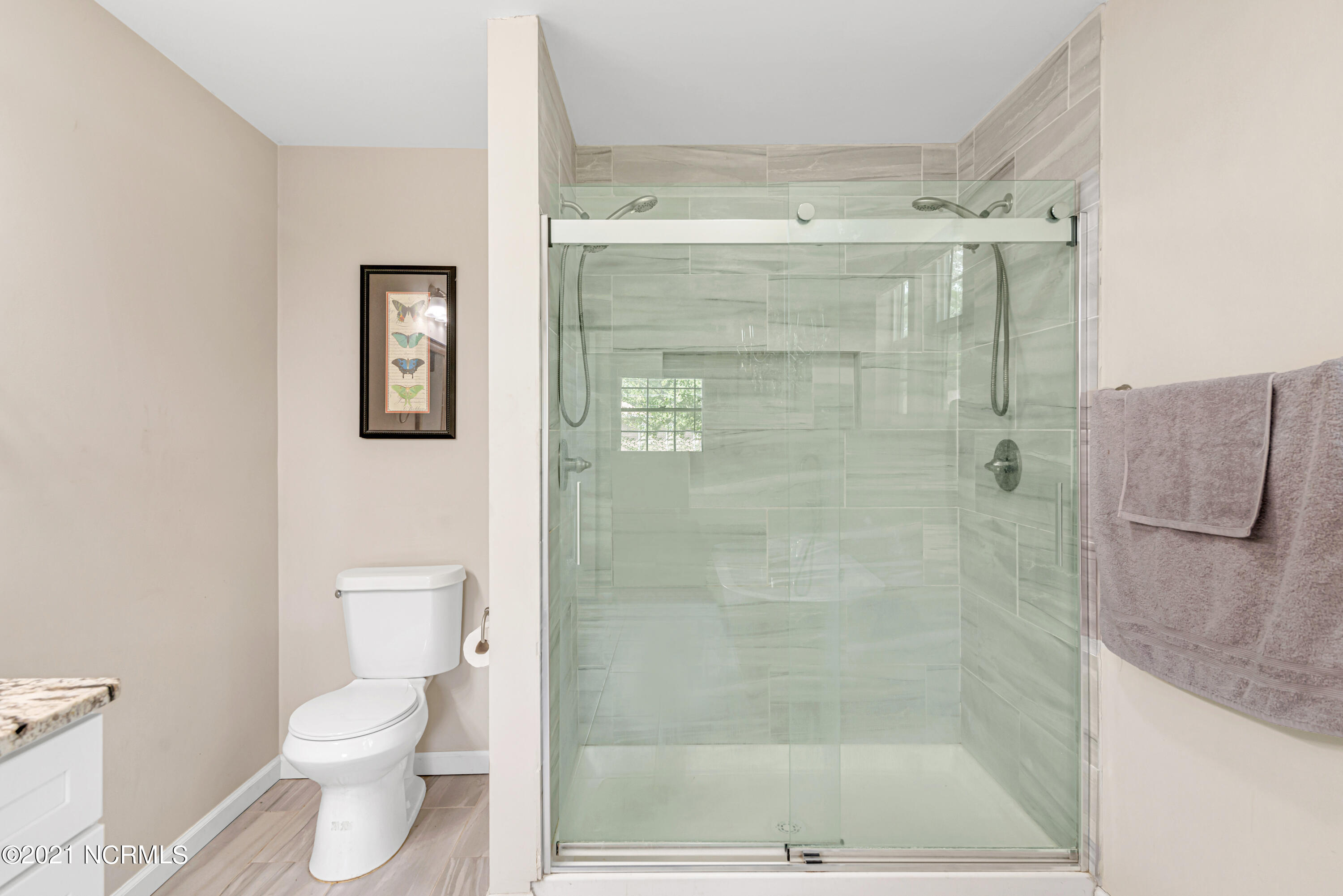 307 Cardinal Road Jacksonville, NC 28546 - Photo 27 of 37 Master Bathroom