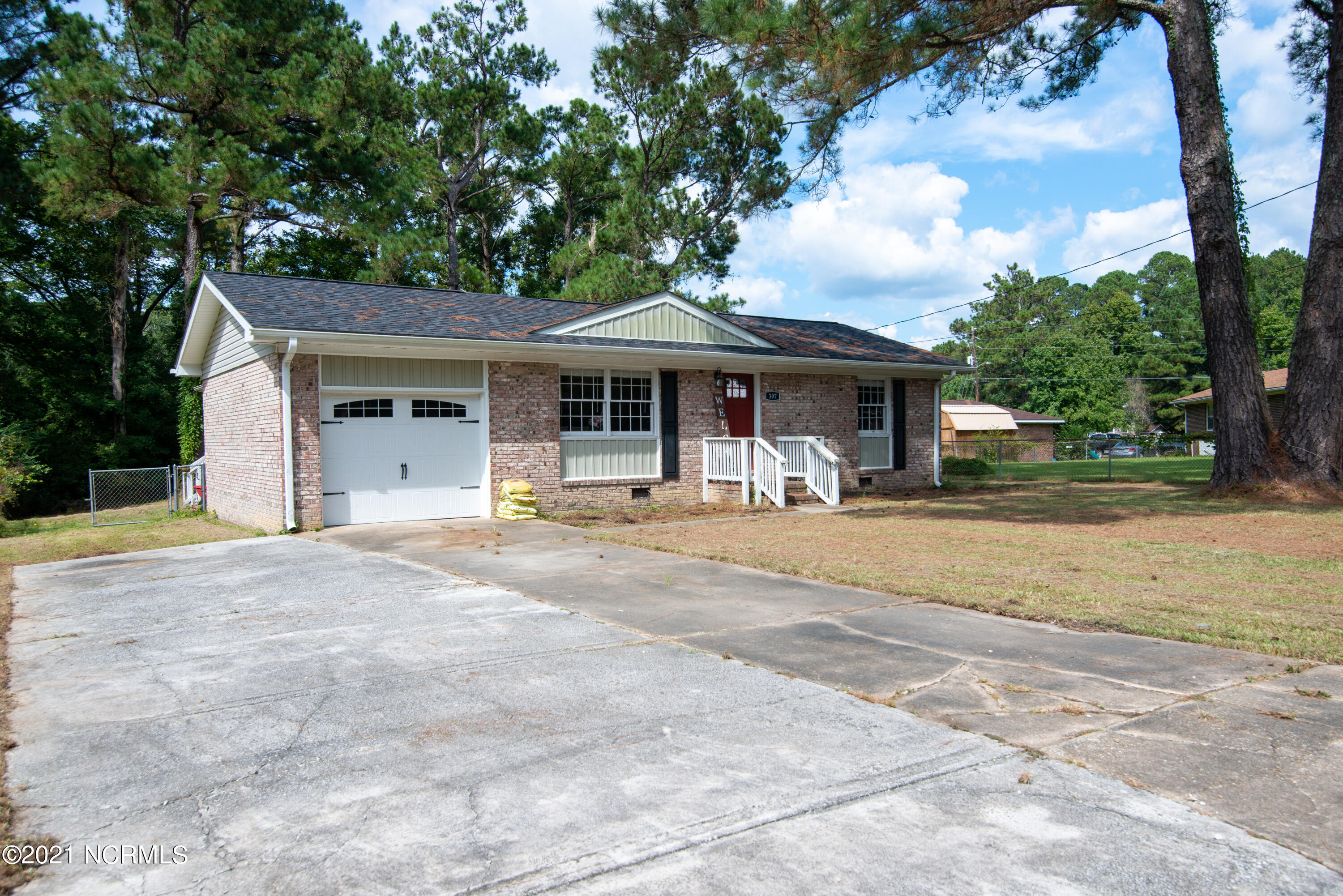 307 Cardinal Road Jacksonville, NC 28546 - Photo 3 of 37 Front of the House