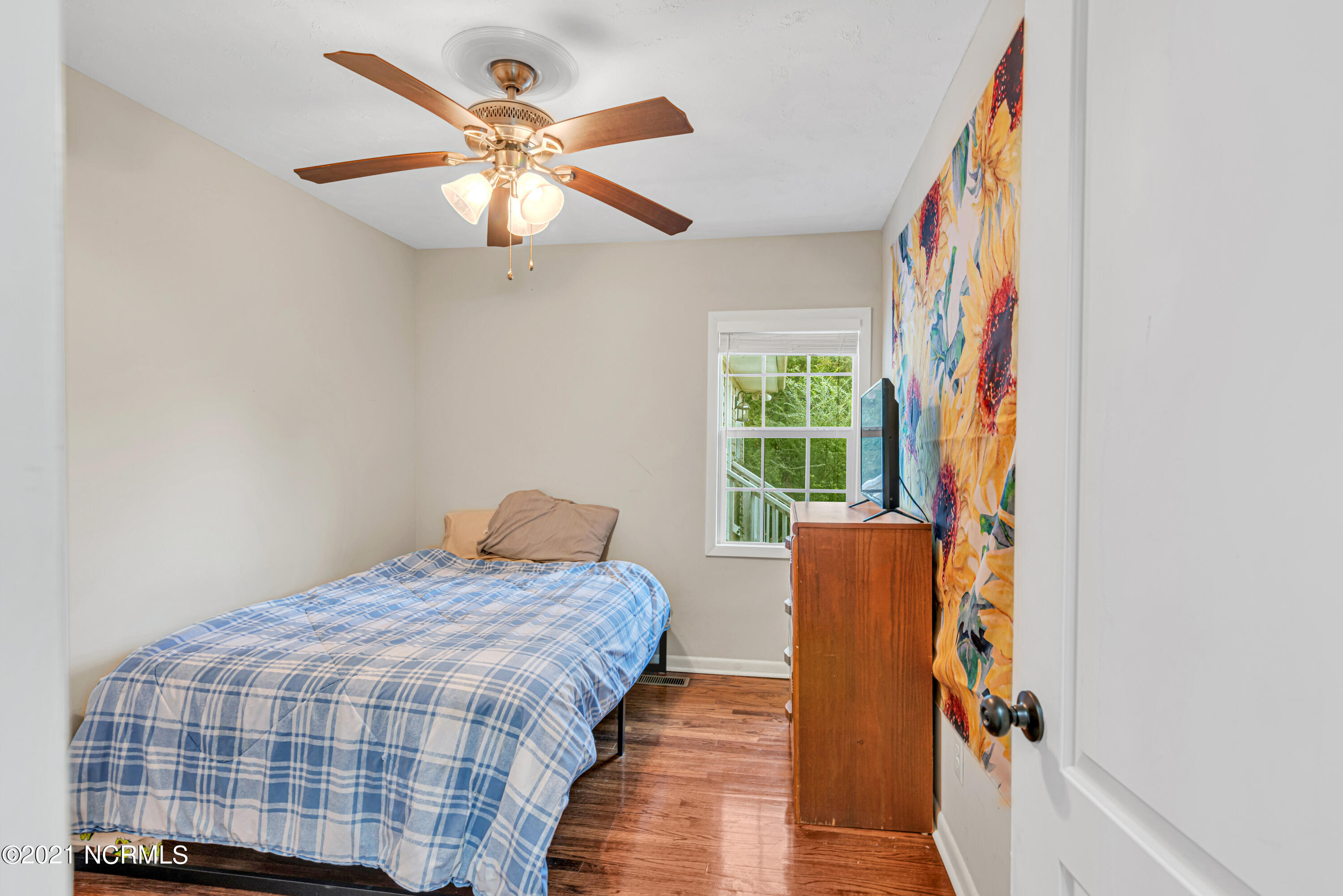 307 Cardinal Road Jacksonville, NC 28546 - Photo 32 of 37 Bedroom 1