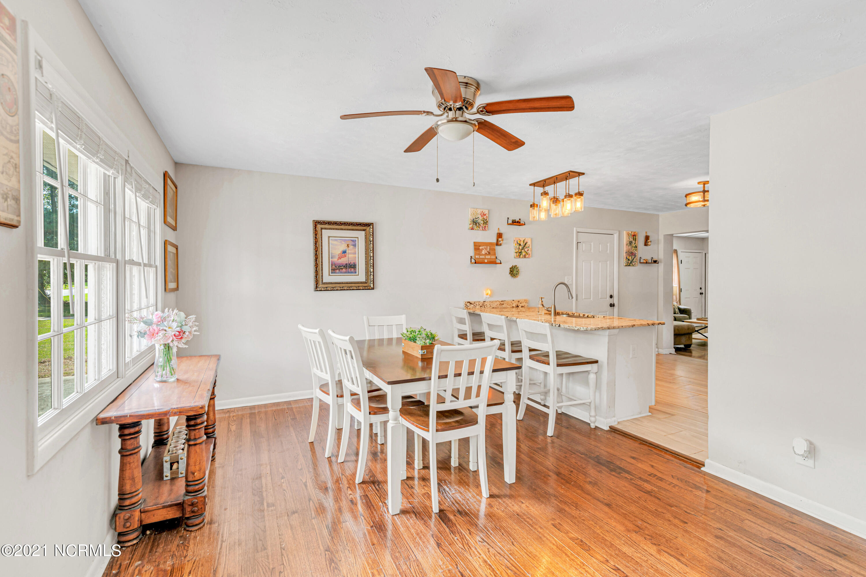 307 Cardinal Road Jacksonville, NC 28546 - Photo 5 of 37 Dining Room