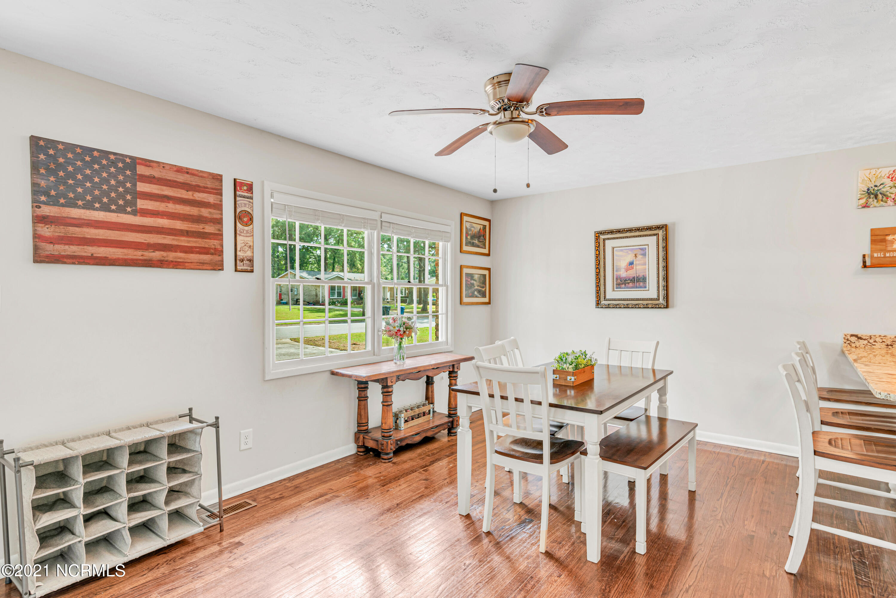 307 Cardinal Road Jacksonville, NC 28546 - Photo 6 of 37 Dining Room