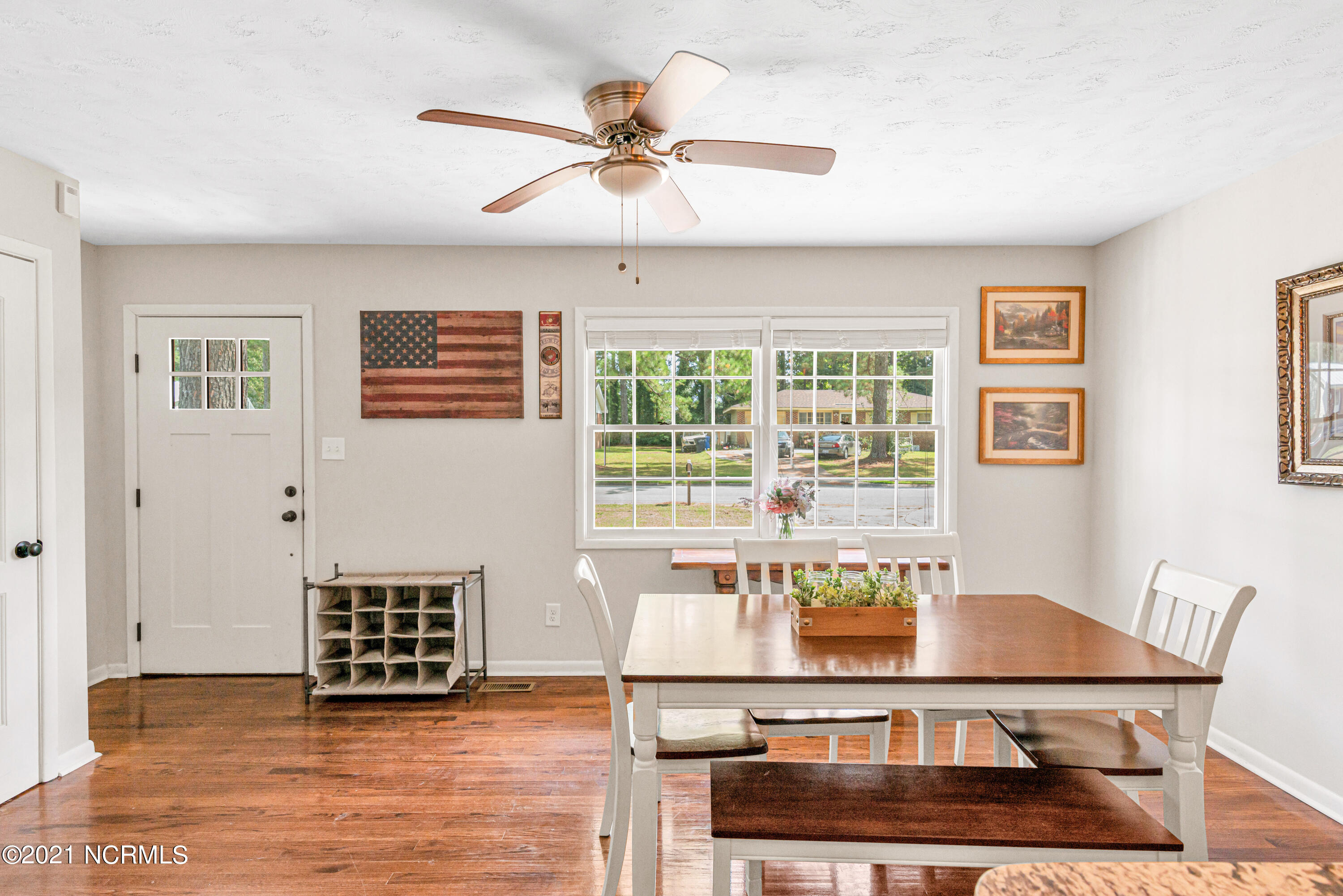307 Cardinal Road Jacksonville, NC 28546 - Photo 7 of 37 Dining Room