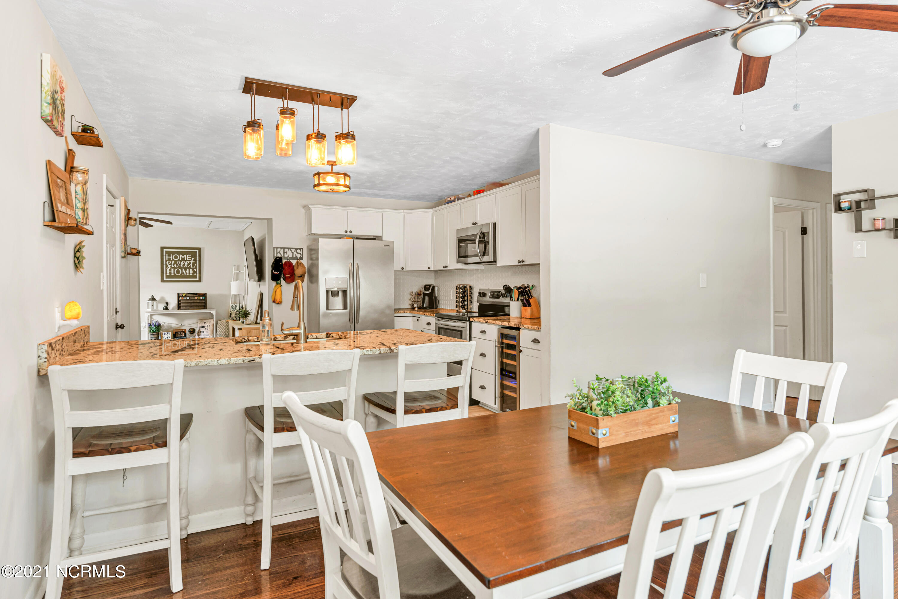307 Cardinal Road Jacksonville, NC 28546 - Photo 9 of 37 Dining Room