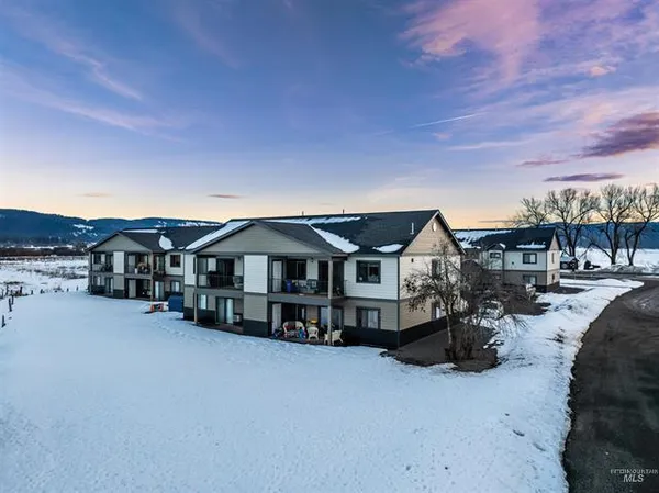 $999,000 | 660 Virginia Street, New Meadows, ID 83654