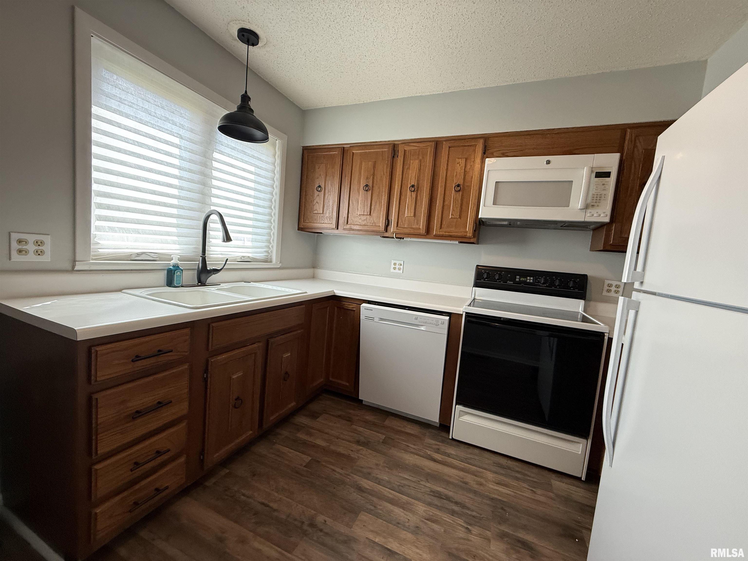 3 Cedar Drive Macomb, IL 61455 - Photo 6 of 24