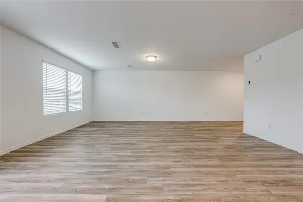 $2,200 | 858 Breakwater Drive, Princeton, TX 75407