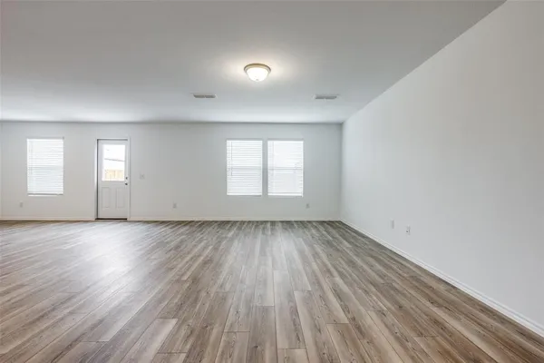 $2,200 | 858 Breakwater Drive, Princeton, TX 75407