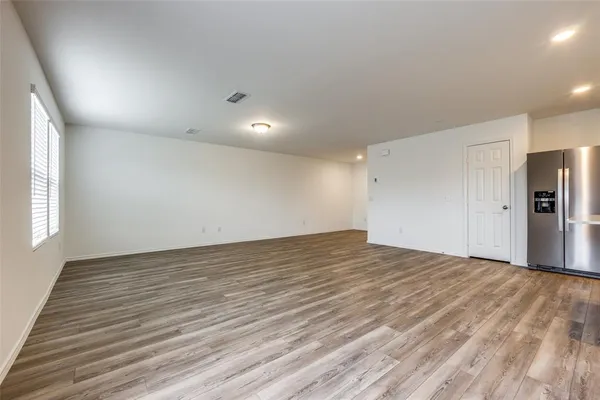 $2,200 | 858 Breakwater Drive, Princeton, TX 75407