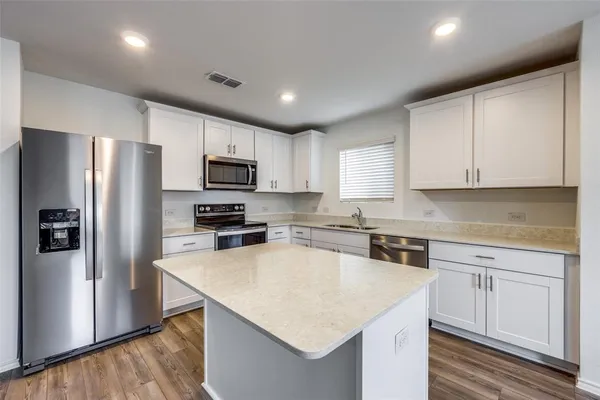 $2,200 | 858 Breakwater Drive, Princeton, TX 75407