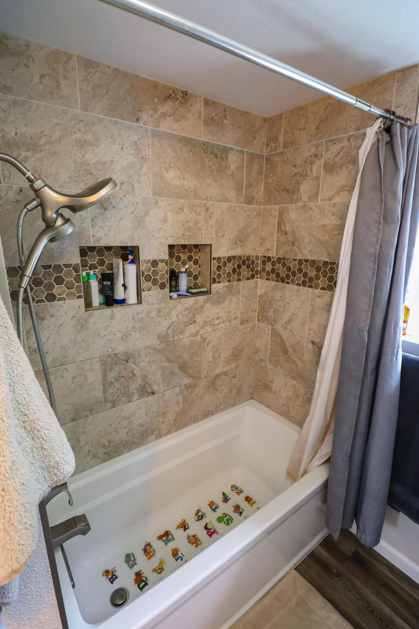 821 Crestbrook Road Medford, OR 97504 - Photo 13 of 25 821 Crestbrook-13