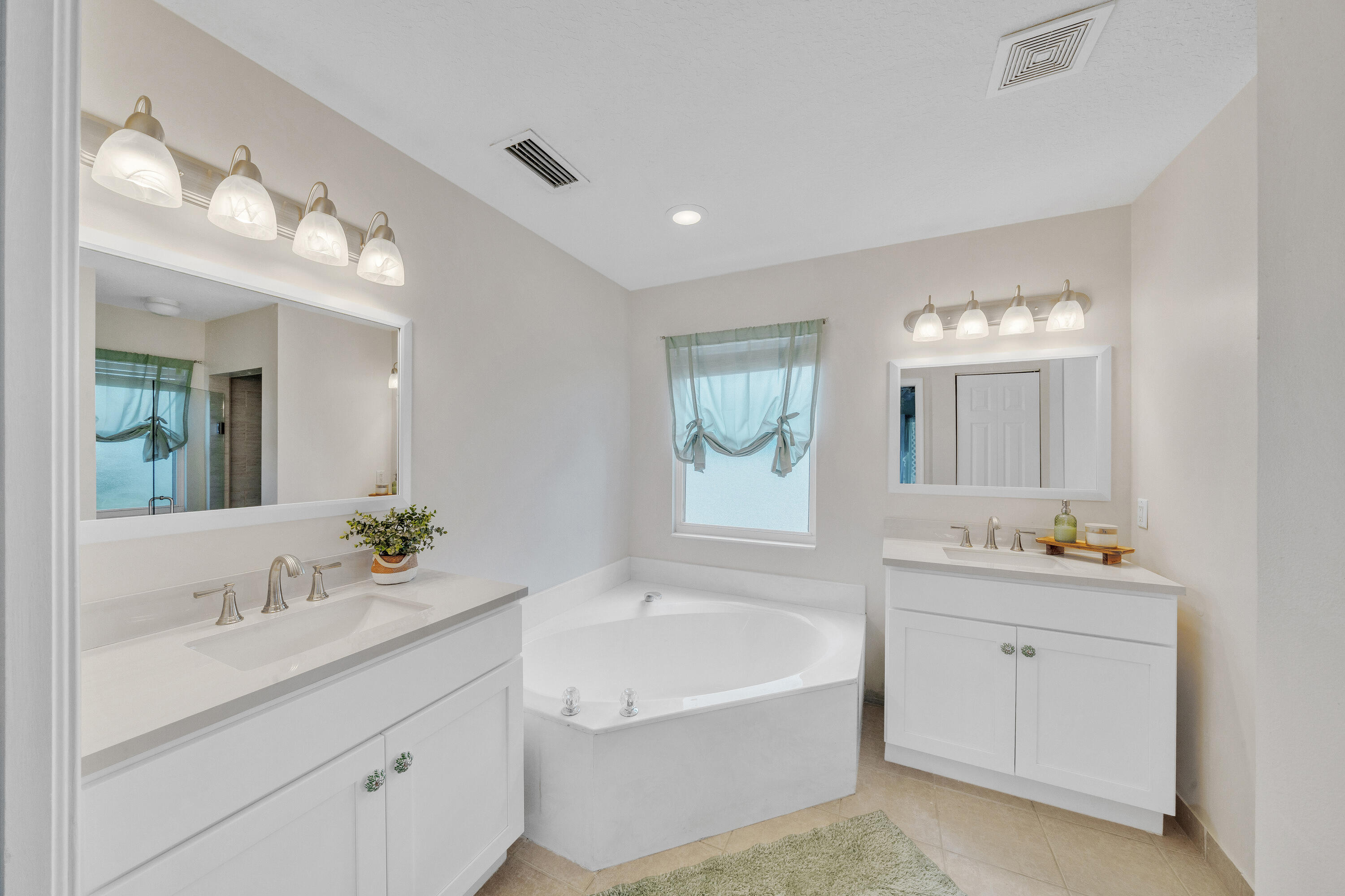 2551 Southwest Riviera Road Stuart, FL 34997 - Photo 29 of 77 15 Primary Bathroom (1)