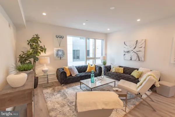 $4,500 | 105 Olive Street, Philadelphia, PA 19123