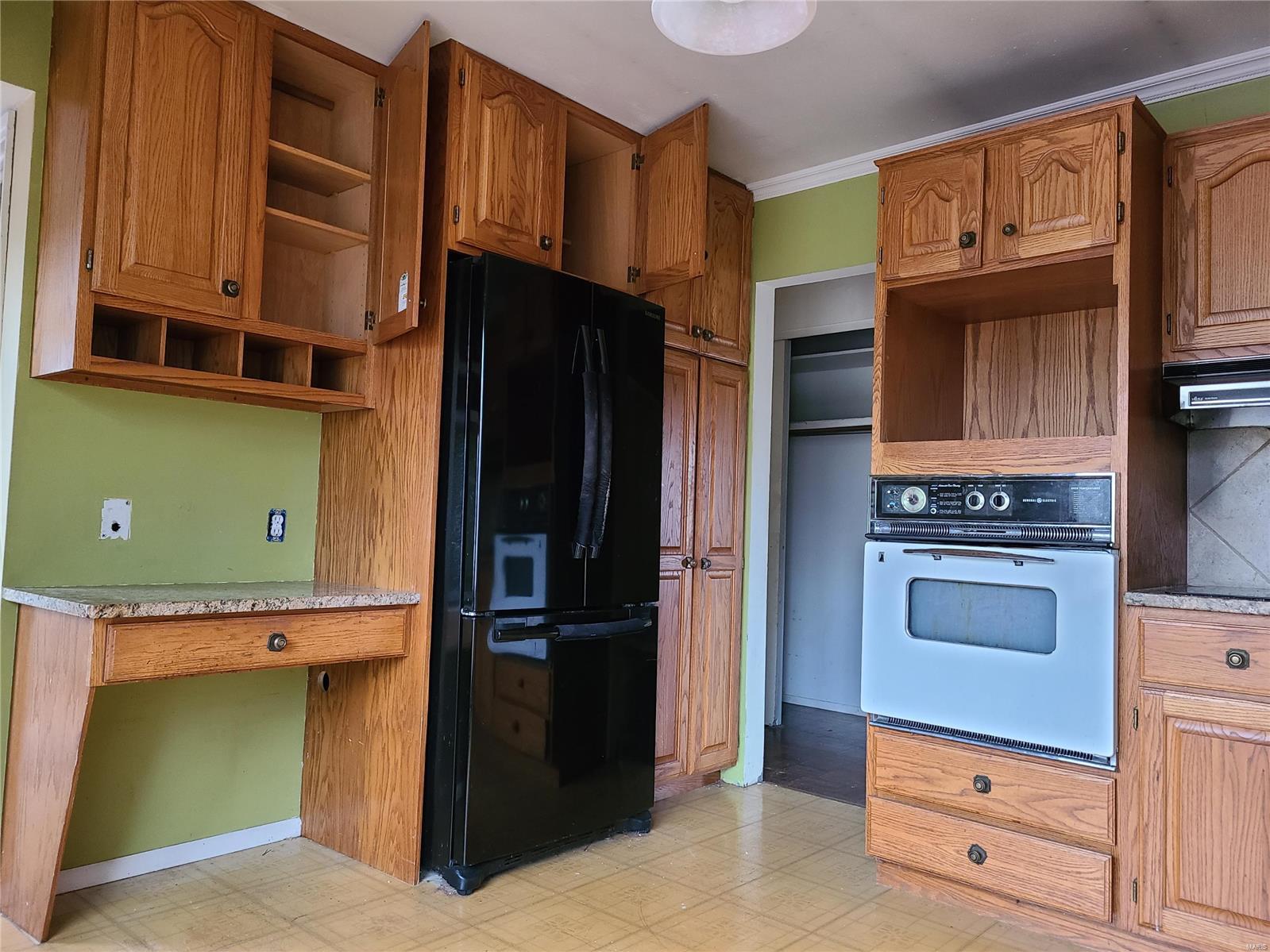 2085 Pohlman Road Florissant, MO 63033 - Photo 11 of 28