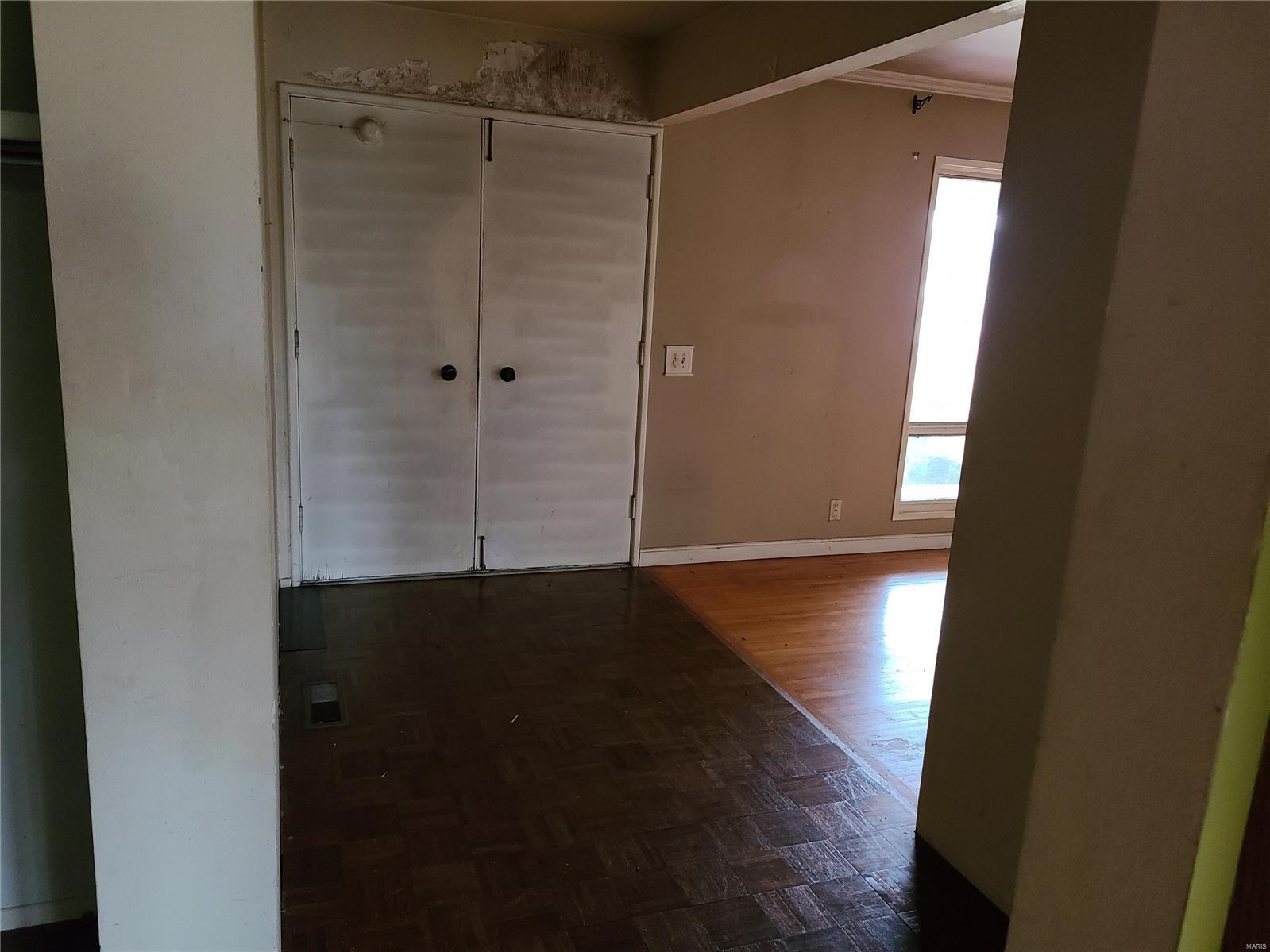 2085 Pohlman Road Florissant, MO 63033 - Photo 14 of 28