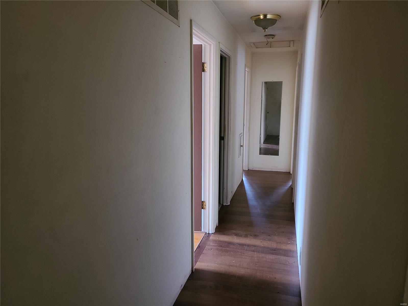 2085 Pohlman Road Florissant, MO 63033 - Photo 20 of 28