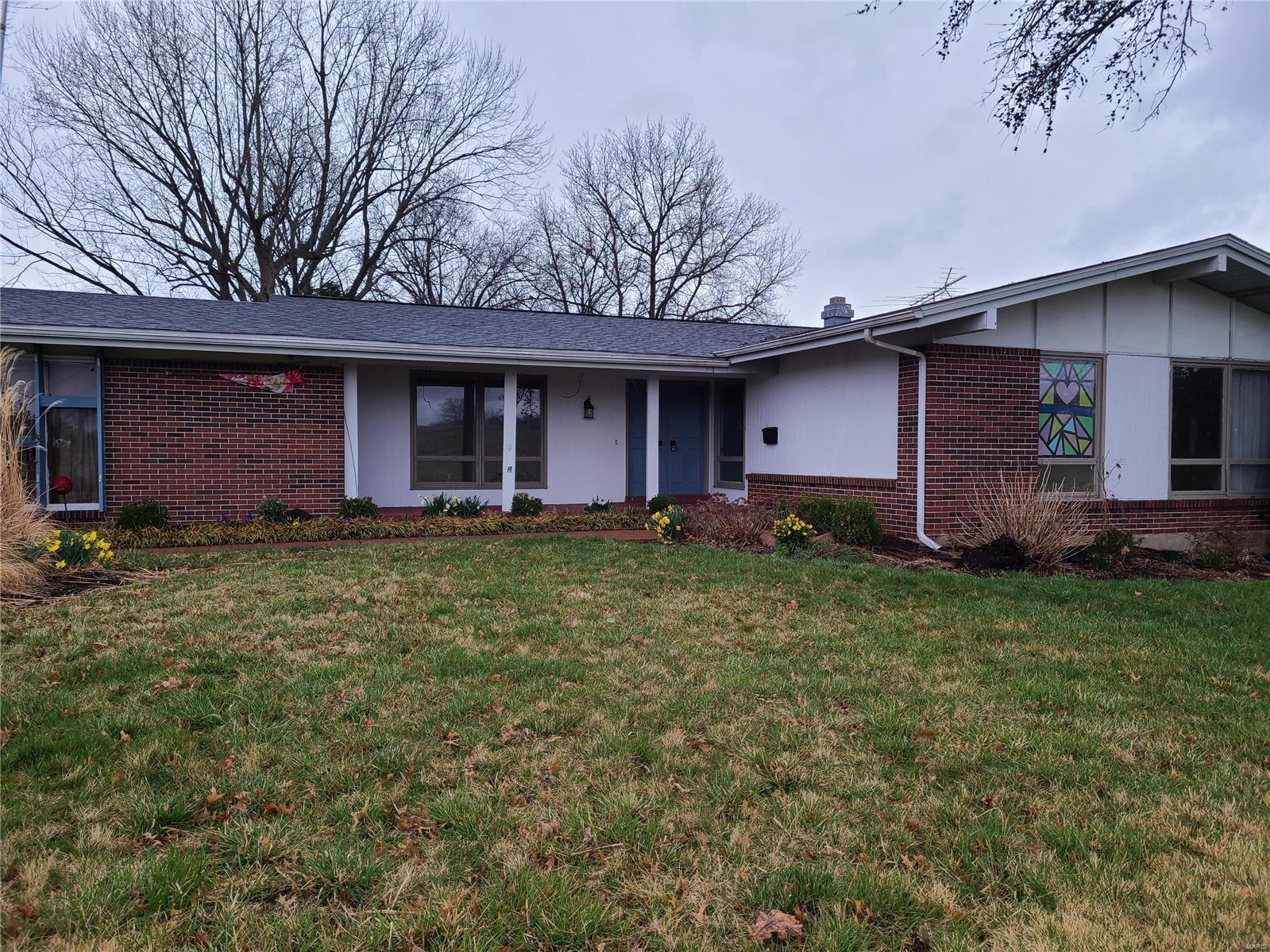 2085 Pohlman Road Florissant, MO 63033 - Photo 2 of 28