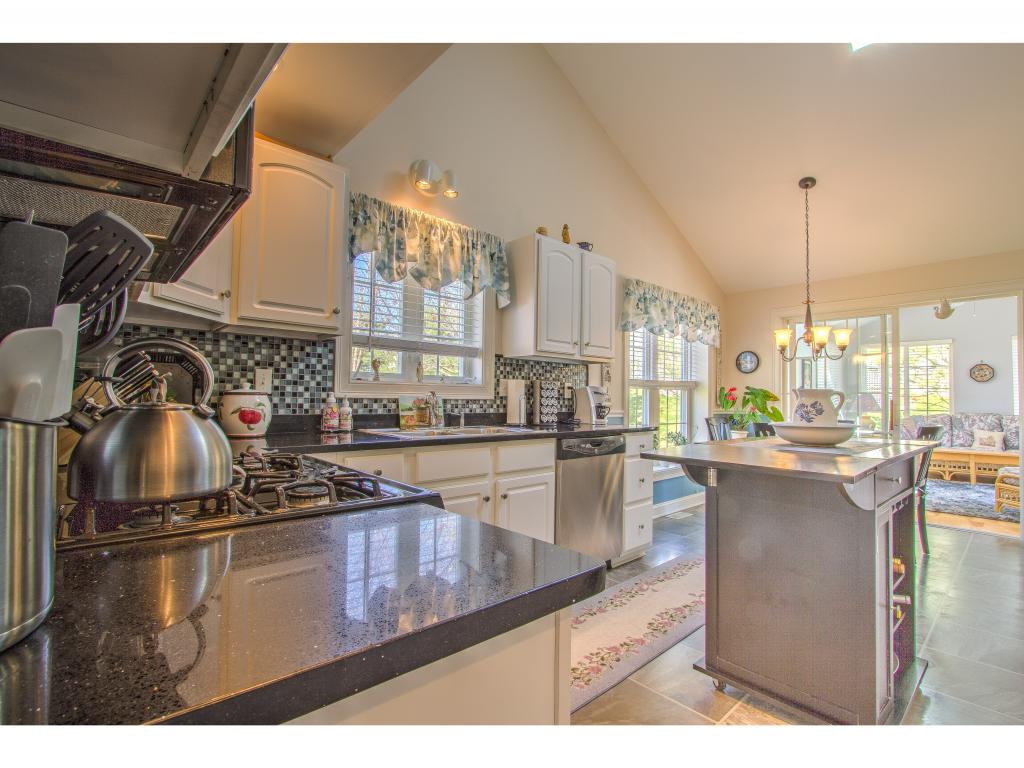 41 Hampton Meadows, Unit 41 Hampton, NH 03842 - Photo 10 of 36
