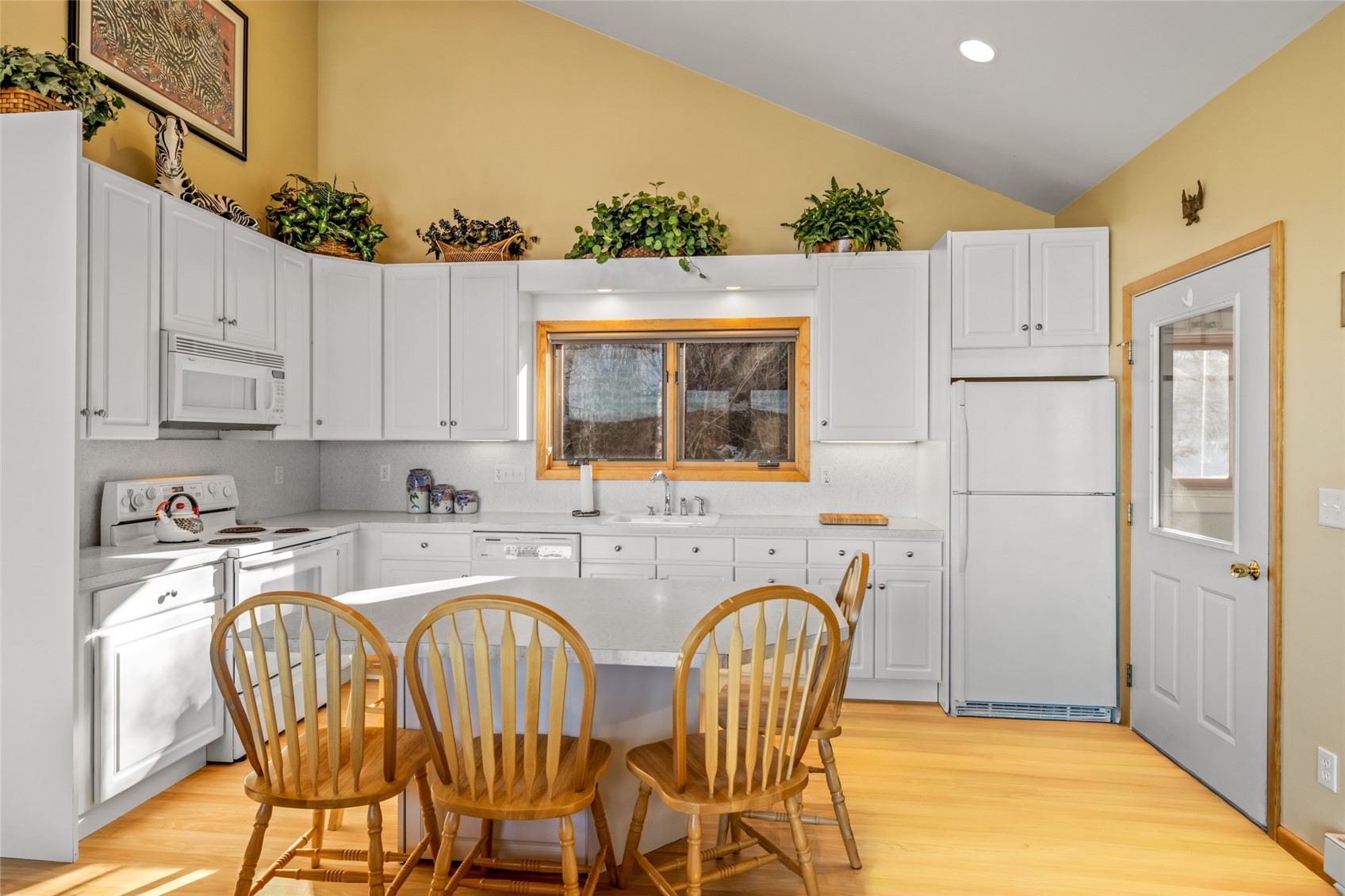 26000 High Ridge Drive Steamboat Springs, CO 80487 - Photo 39 of 46 Apartment above garage - Kitchen