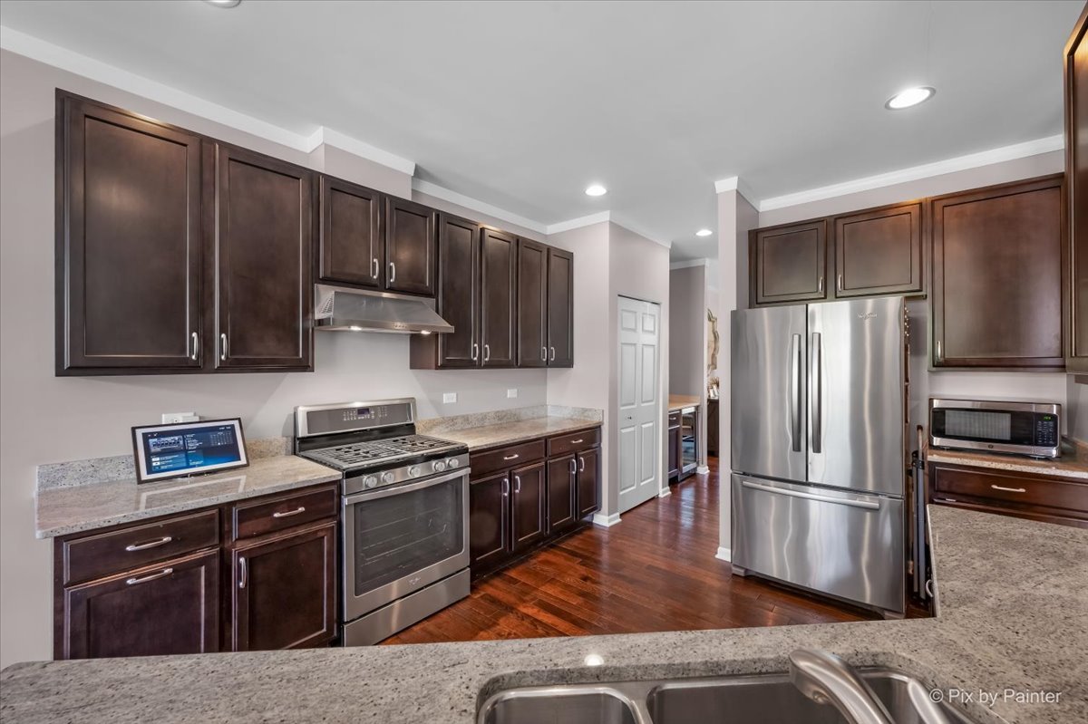 272 Bennett Drive Carol Stream, IL 60188 - Photo 10 of 46