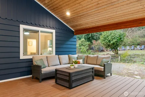 $1,150,000 | 38420 Southeast North Bend Way, Snoqualmie, WA 98065