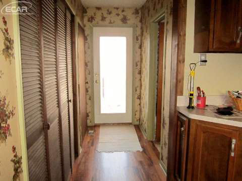 7305 North Henderson Road Davison, MI 48423 - Photo 6 of 19 20426091-5.JPG