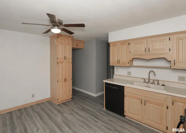 $224,000 | 512 West 16th Avenue, Coal Valley, IL 61240