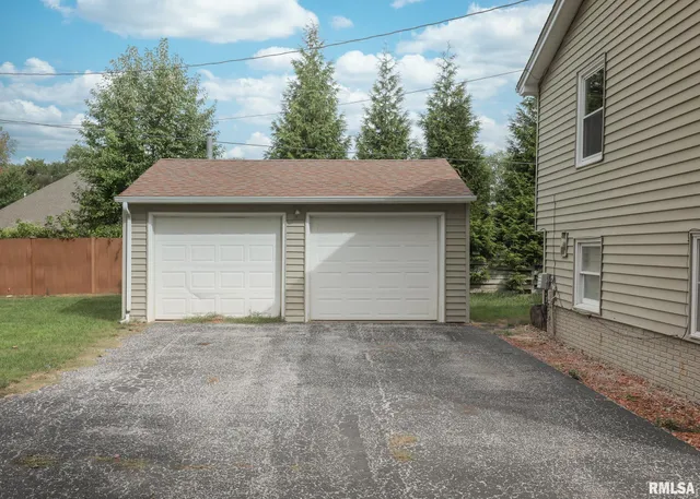 $224,000 | 512 West 16th Avenue, Coal Valley, IL 61240