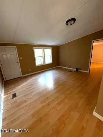 $184,900 | 739 Dry Branch Road, Ewing, VA 24248